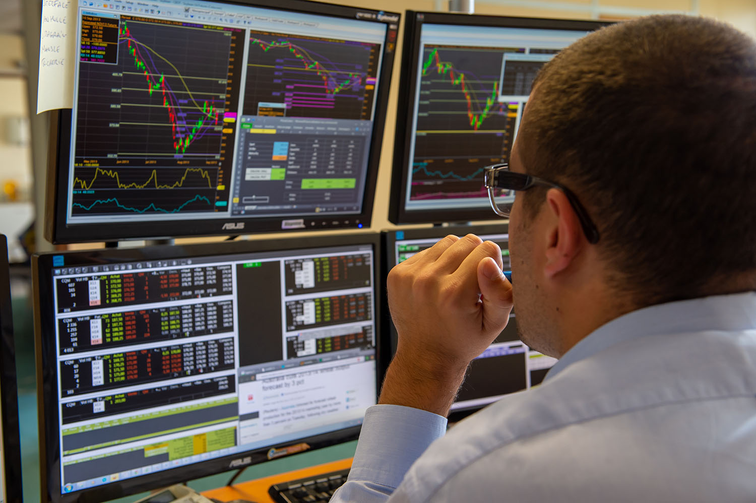 ETF concept image representing diversified portfolio access